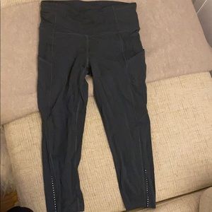 LULUEMON CROP LEGGING